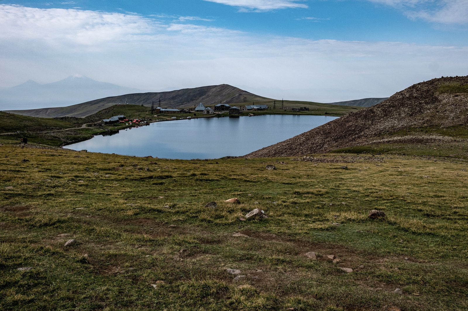 Amberd, Aragats e lago Kari